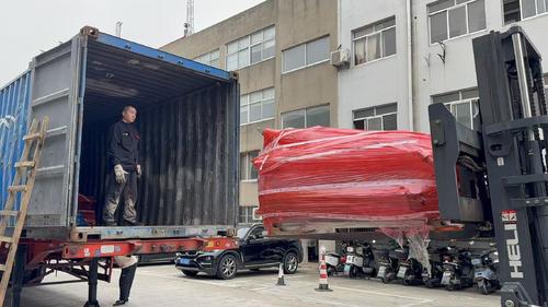 के बारे में नवीनतम कंपनी समाचार We have shipped the AS-241D HTHP Package Yarn Dyeing Machine and MF-48 Package Dryer to Sri Lanka