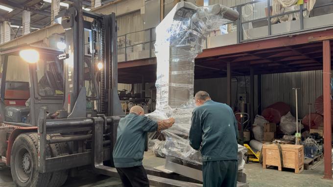 latest company news about Dispatch Log ：AS241D HTHP Package Yarn Dyeing Machine to SRI LANKA  1